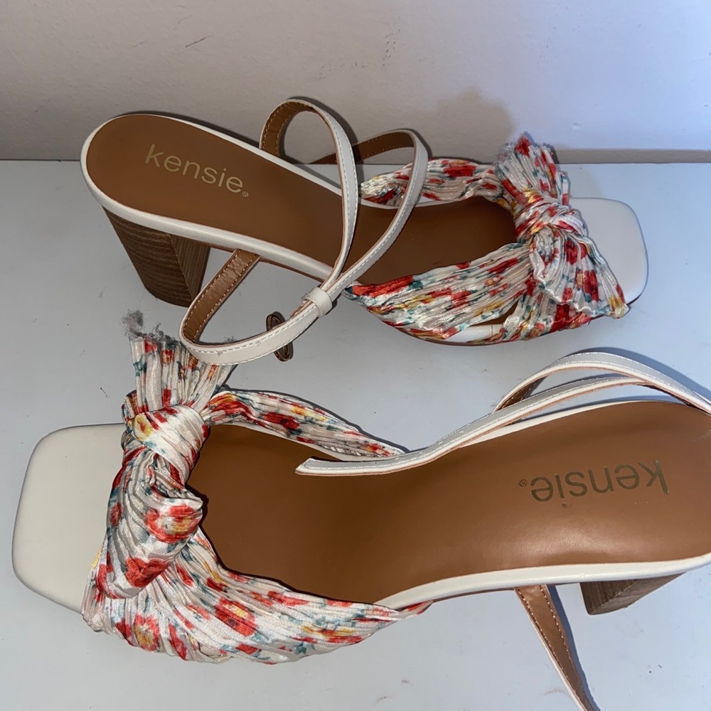 Kensie Kadence Floral Bow Strap Sandals Block Heel Women's Size 10 Square Toe